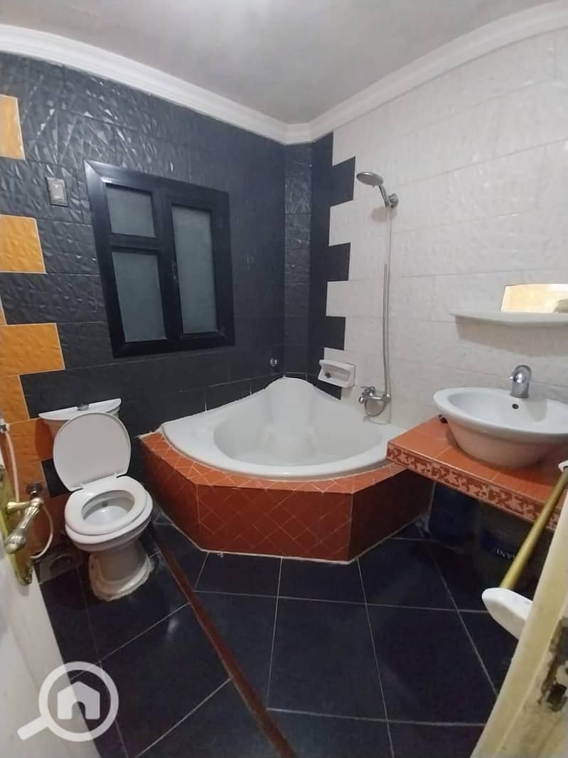 10 ea870382-a1f1-4dac-8184-a1374ca42f77. jpg