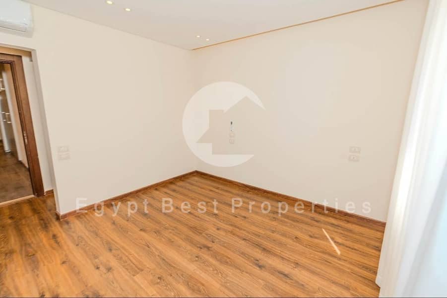 13 edb207a6-be68-4643-8a3b-8e6b22a00cd8. jpeg