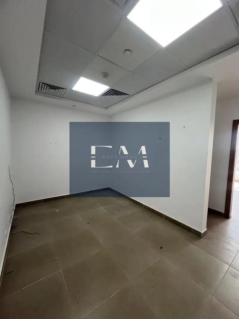 Clinic overlooking plaza in agora Commercial Complex (prime location) - Veduta 2
