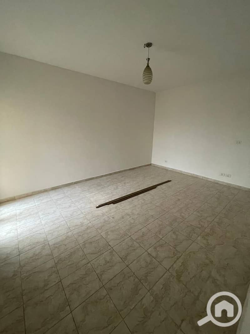 6 56e733f2-7e31-46c6-8b43-f9ffca2bc525. jpeg