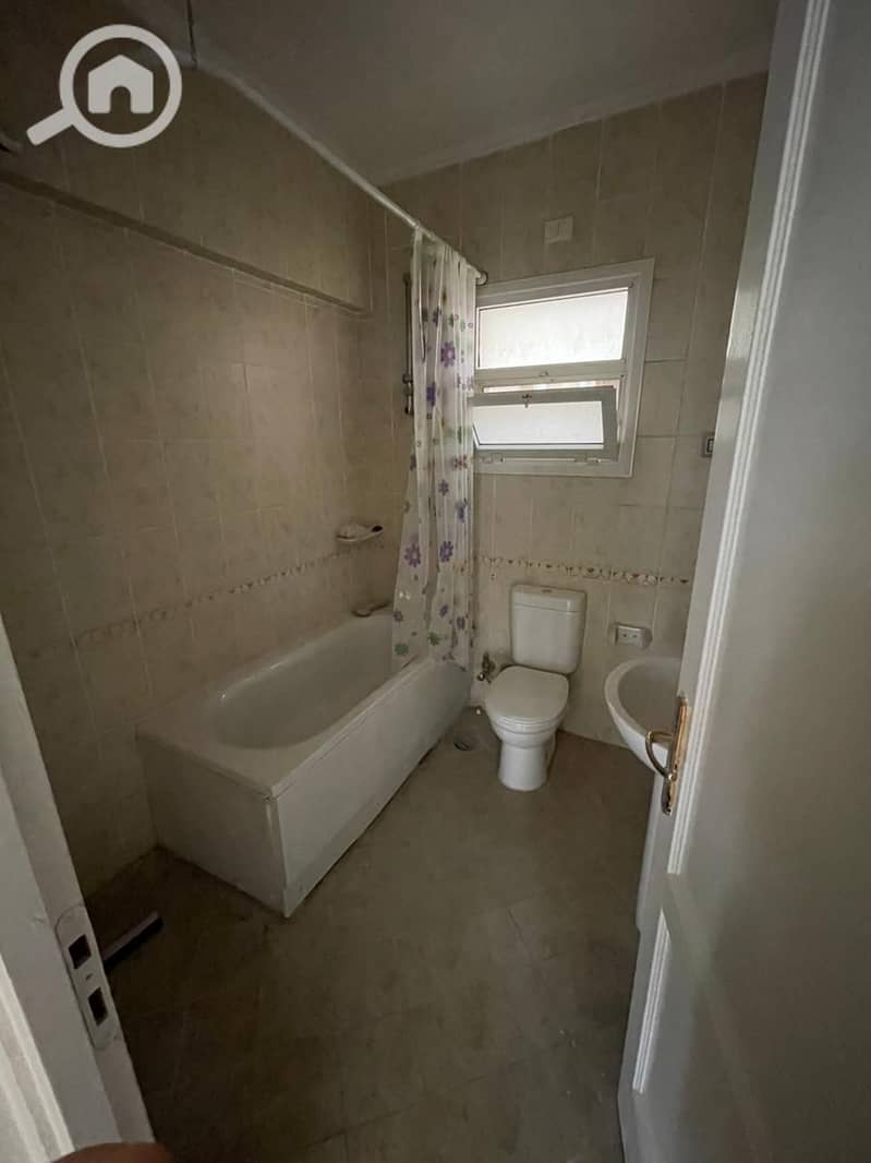 10 c8efc7c0-9bb9-425e-9d56-93f35b5a874f. jpeg