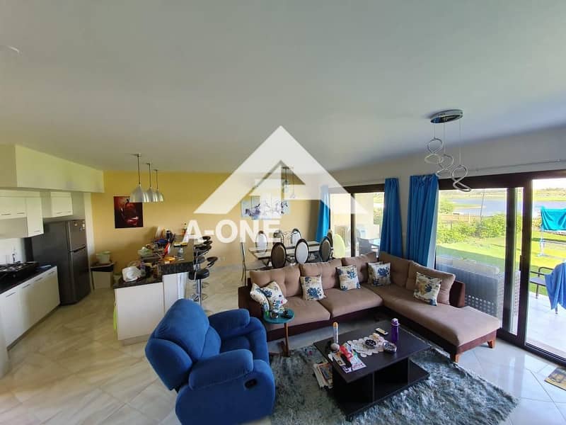 2 cd01fda8-85a6-4e70-bfcc-e466d8278af9. jpg