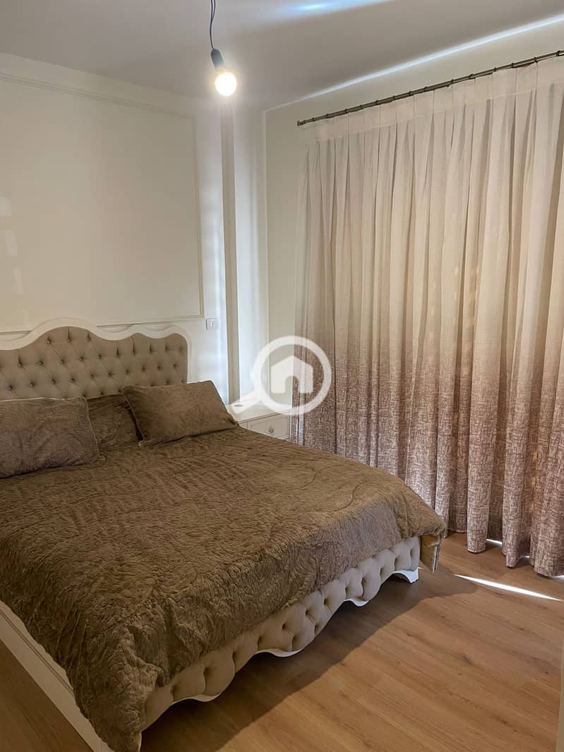 3 710b968f-b8bb-492a-8a5b-b28cf994ef3c. jpeg