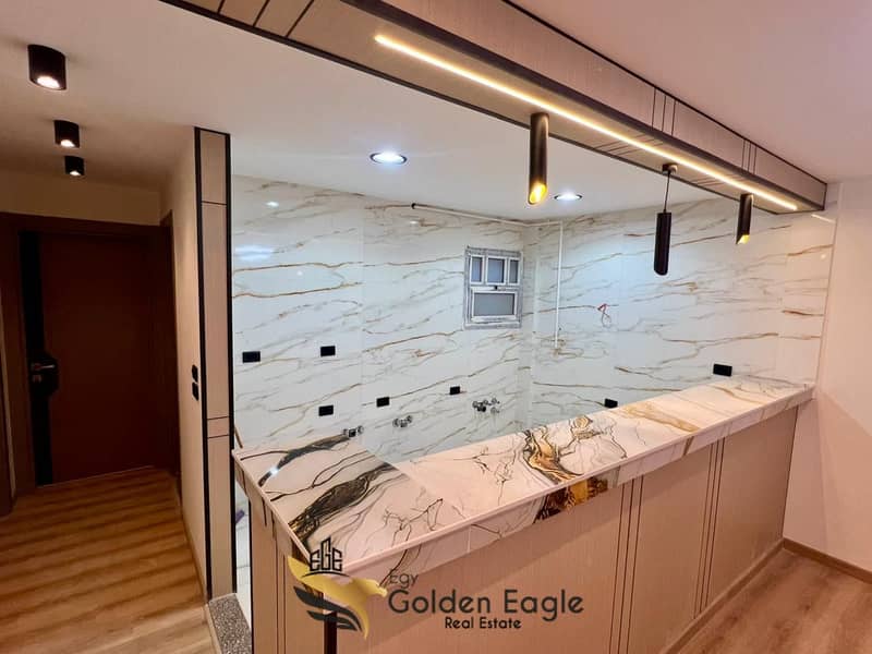 9 4e56d191-43ff-47d4-b2d2-ef43956b6336. jpeg