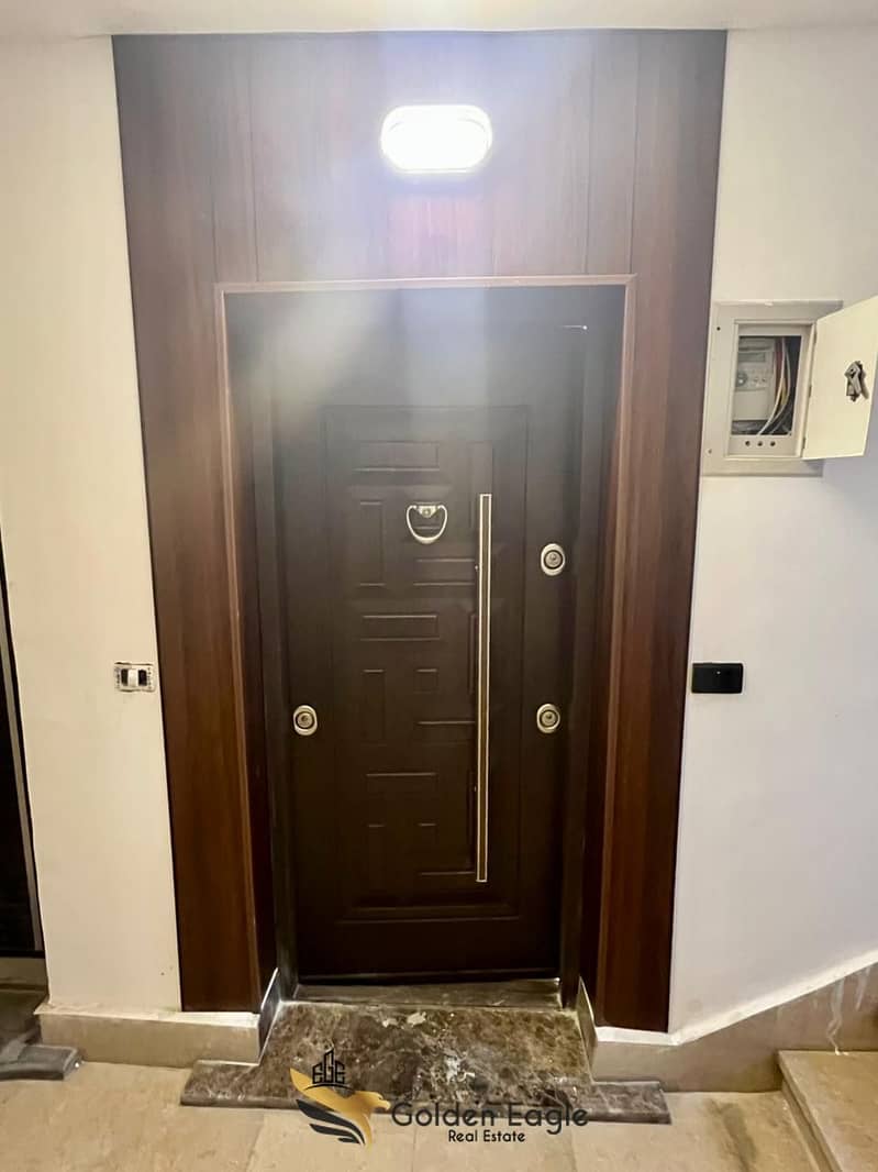 12 14eac0d0-b985-45f6-919e-137e0e756b0a. jpeg