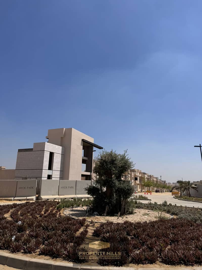 12 e8169455-707e-4526-bb5e-14130e7ea7df. jpg