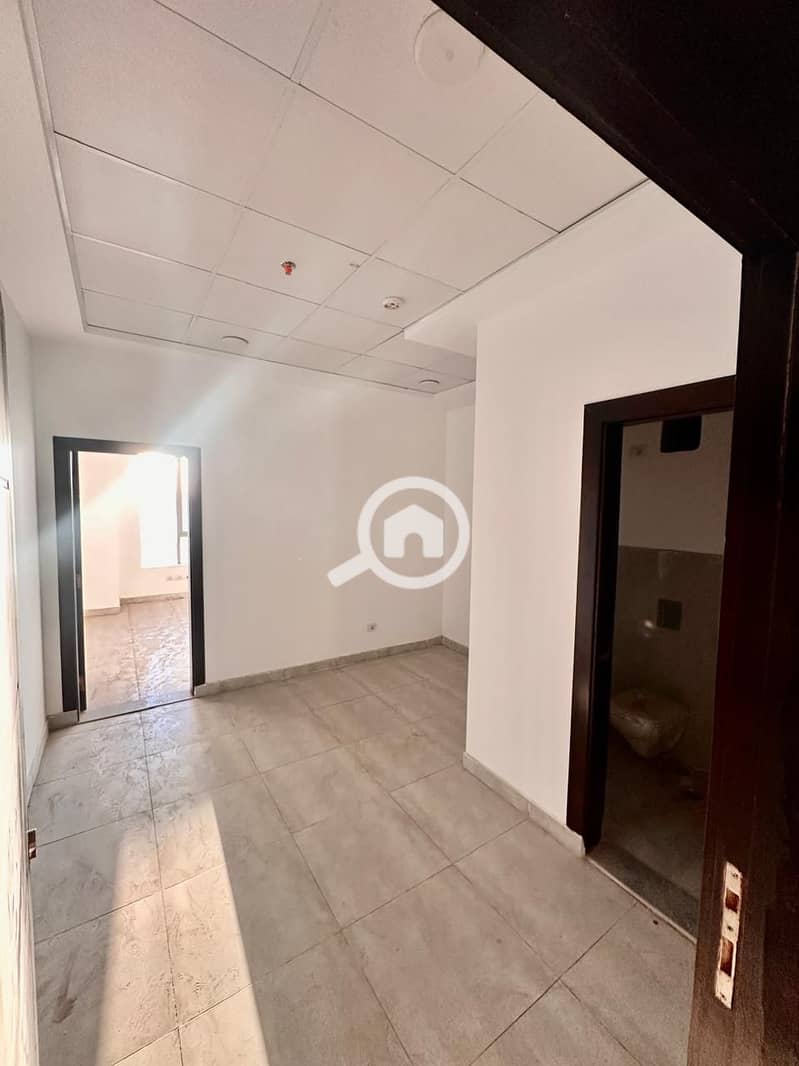 4 WhatsApp Image 2025-12-23 at 22.08. 09. jpeg