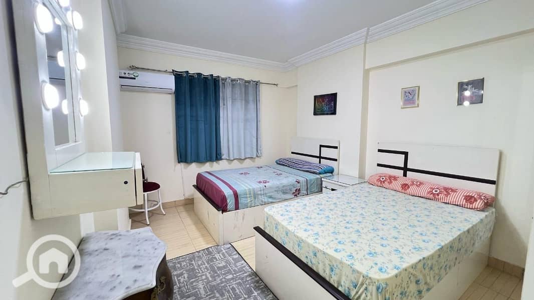 12 e07b04ea-c2f6-4a46-a5fe-4203f32e75af. jpg