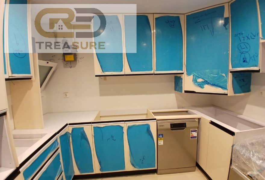 12 99ee0e0b-2710-4a8f-a1fa-77a450fb4bf0. jpg