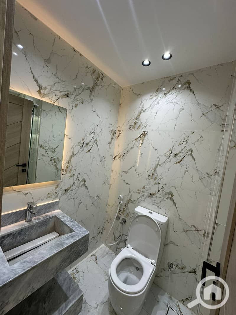 8 2570ed9c-bdae-4435-9d24-8ccf6235dfac. jpeg