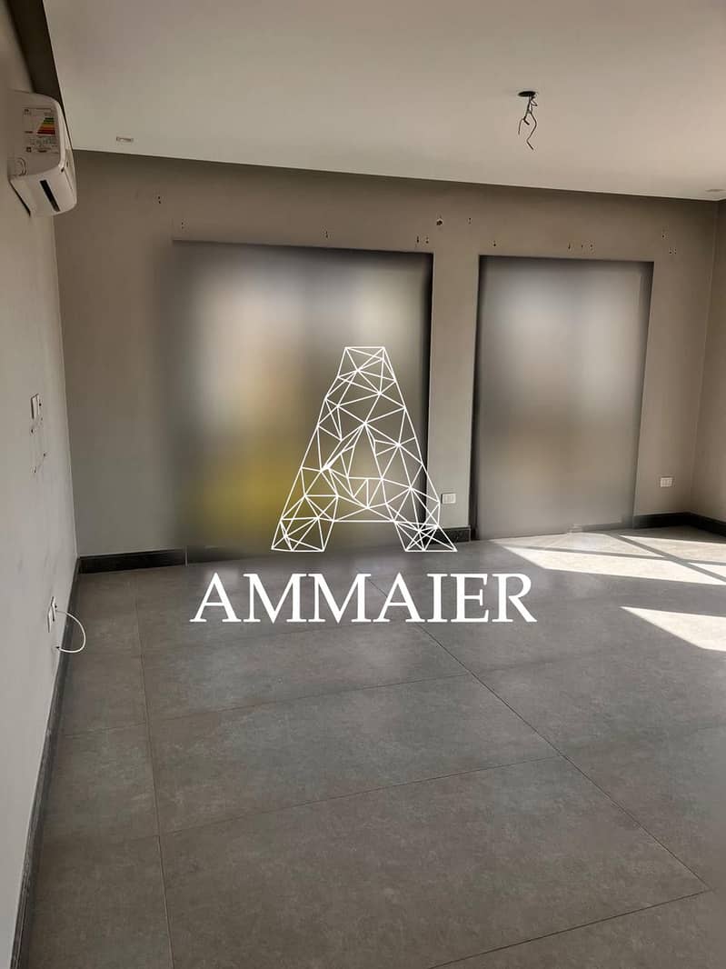 9 e4e252d5-a01a-4ee7-990d-1fe49e22bdca. jpg