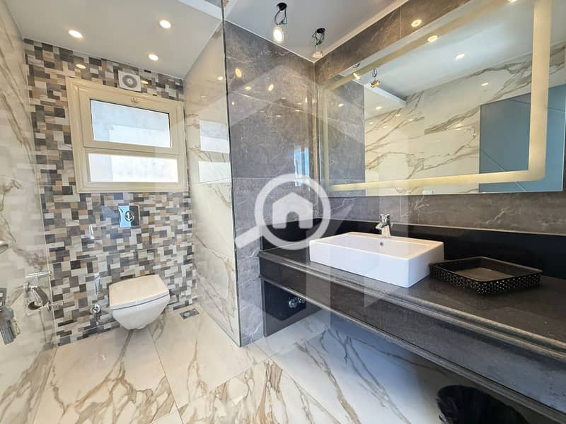 11 Green Hills 11. jpg