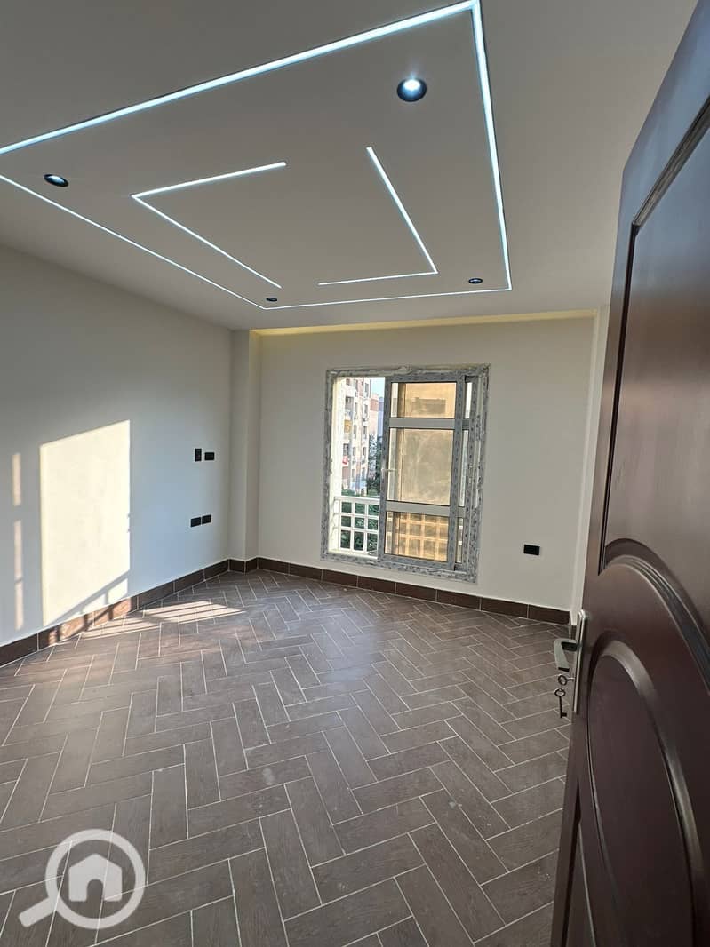 6 429763a5-c3d5-4f5c-89e4-877f56d3b1b7. jpeg