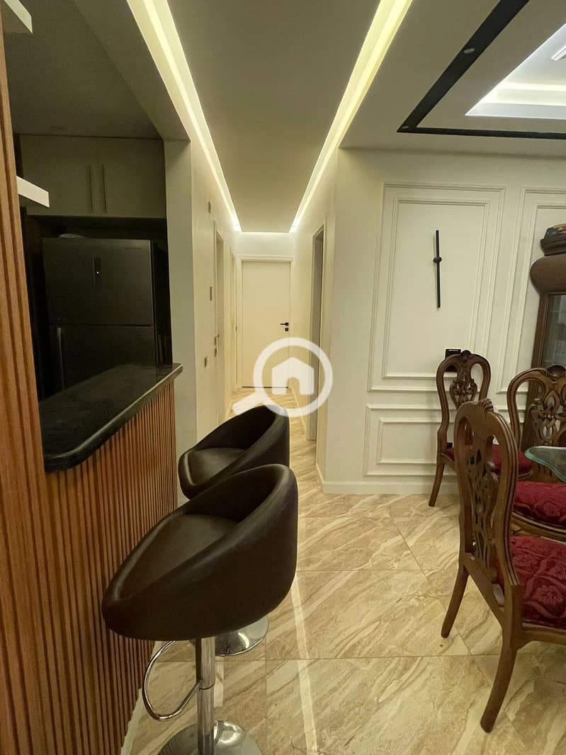 16 aae58022-105d-4f53-84c8-162ca7ca6a26. jpg