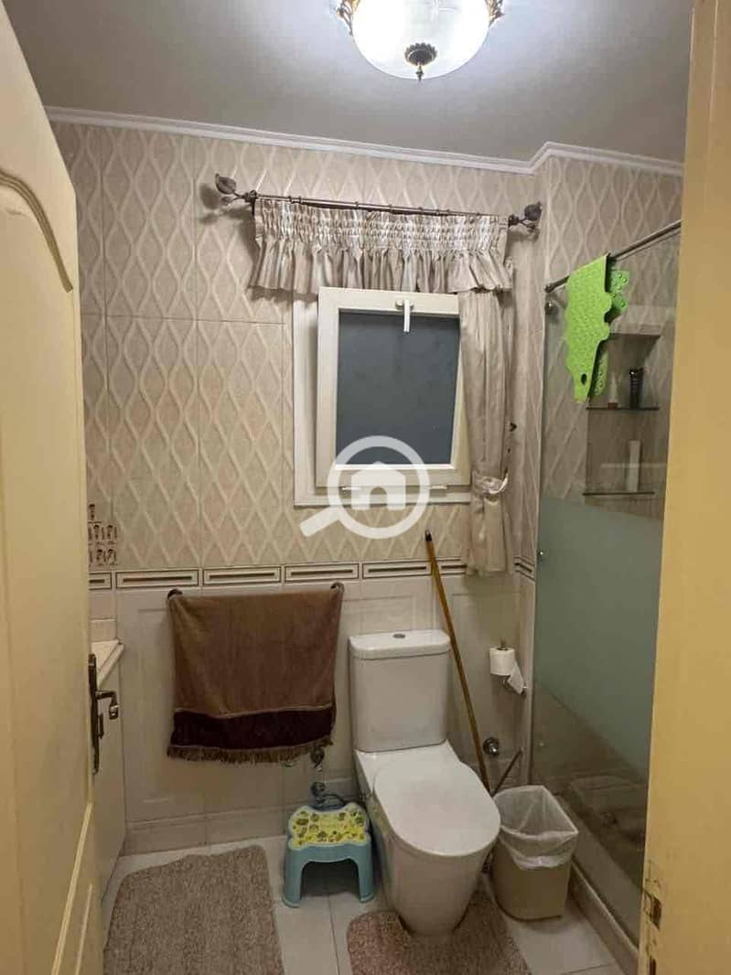 10 211d8b39-66fe-4d96-8ebb-7c986bc4fdf6. jpg