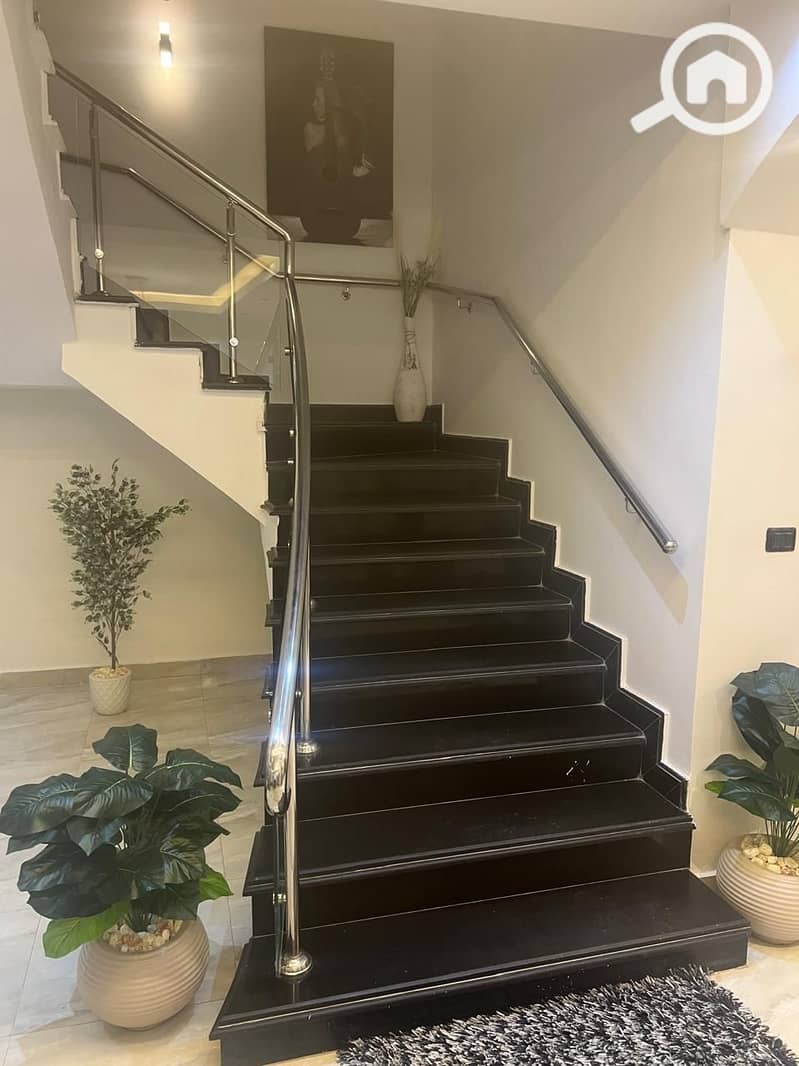 9 429f8784-2411-4573-967c-50de00f5a73f. jpeg