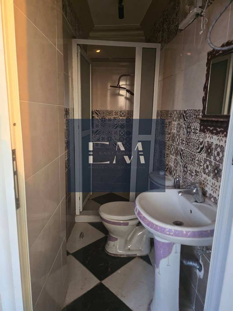 10 98f40b15-9424-4c6c-aeb0-2e7b897b5315. jpg