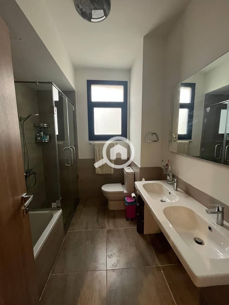 15 4dab9b97-530c-41e6-9b5a-de5d9256a161. jpeg