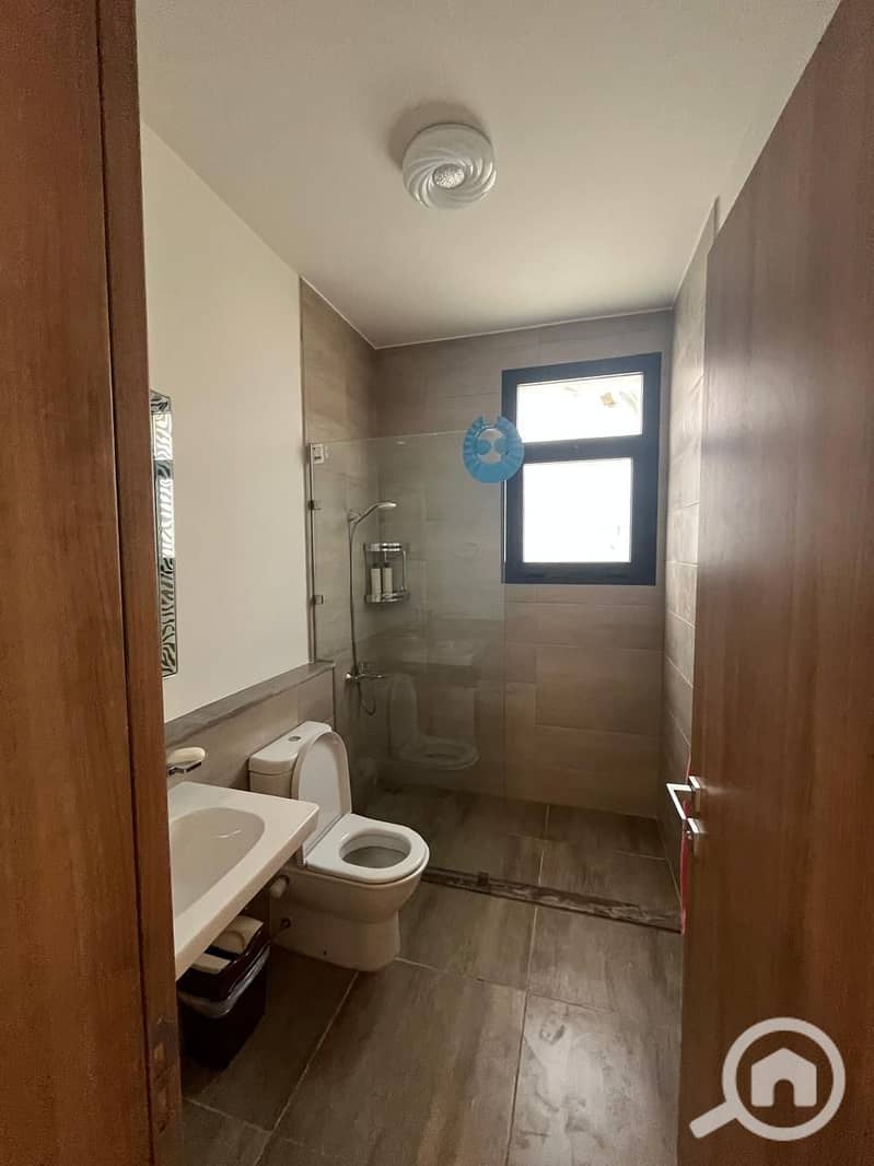 19 4fb373f9-883e-40ec-a915-640874d63383. jpeg