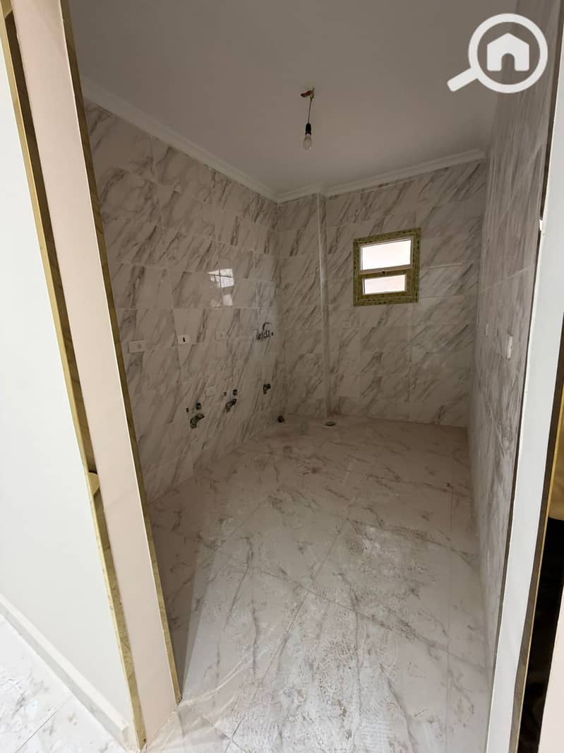 10 ff83cb81-1f20-4bd8-8d69-20b9860be46a. jpg