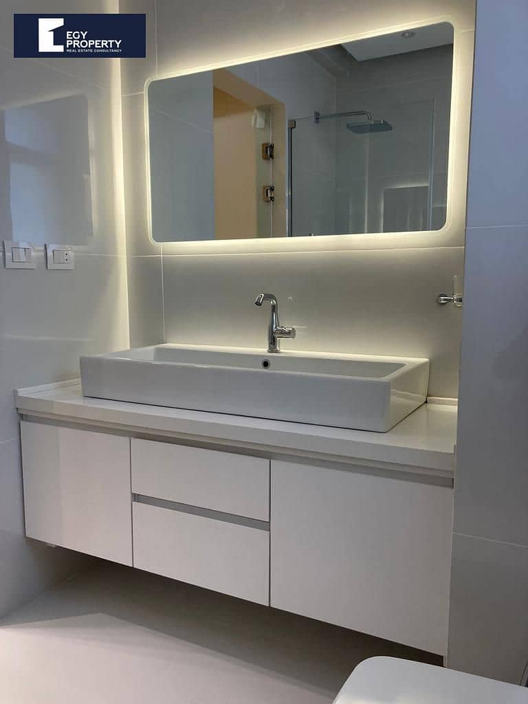 6 _files_e6c8066b-6b30-442f-a9c4-495e21a5be45. jpeg