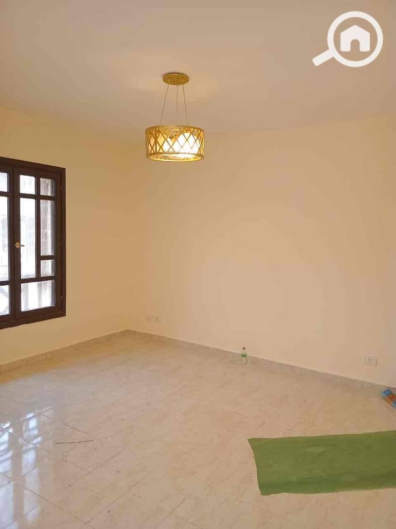 2 e4d2994a-f382-4995-989c-3372d33f43df. jpg