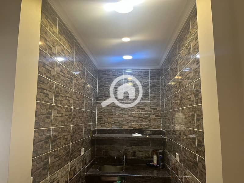 12 efb732cc-0588-4435-9975-b540ce9cb0a6. jpeg