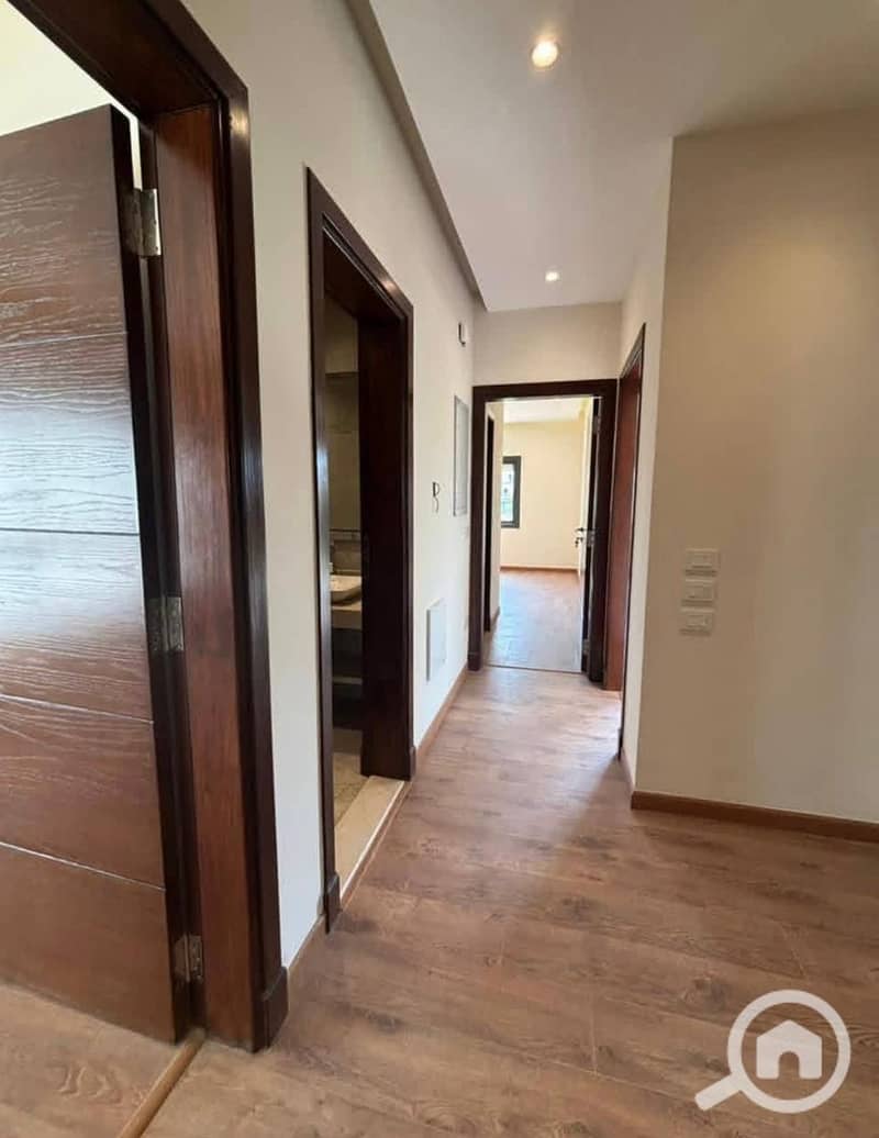 8 a8837403-ed7b-4565-b0de-9a75d21f31d1. jpg