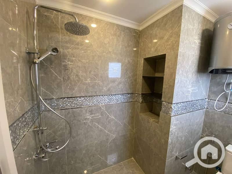 6 417507135_863687618872173_2401456731170801205_n. jpg