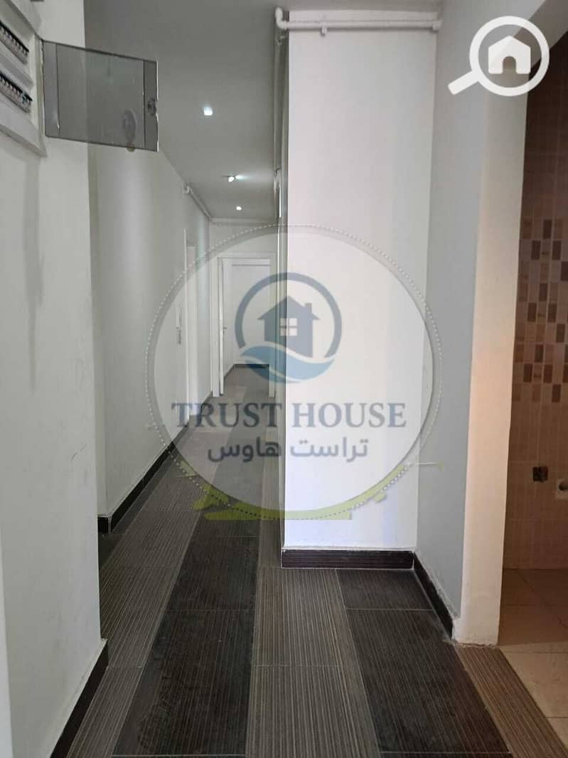 12 WhatsApp Image 2025-12-29 at 16.25. 07 (1). jpeg