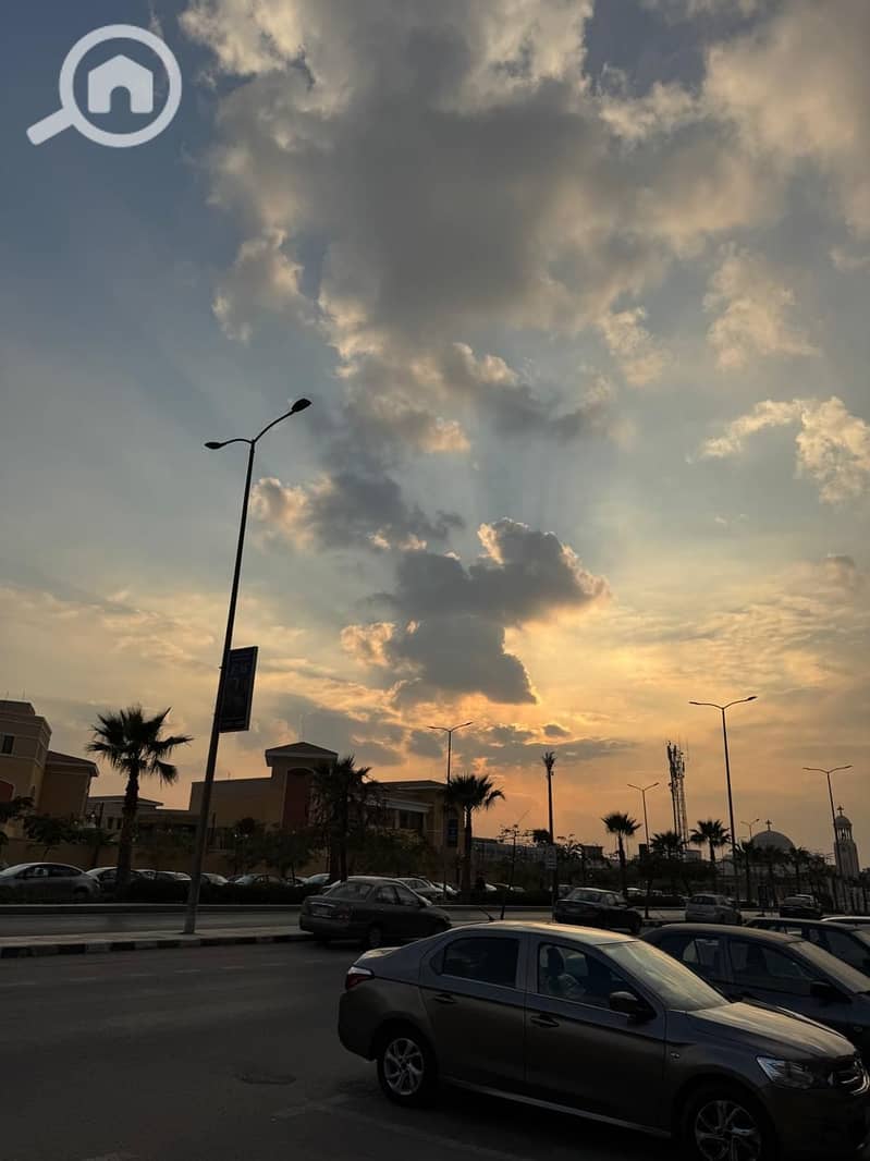 9 6b3b7c9d-73e8-4cb3-b720-4a6409134dbc. jpeg