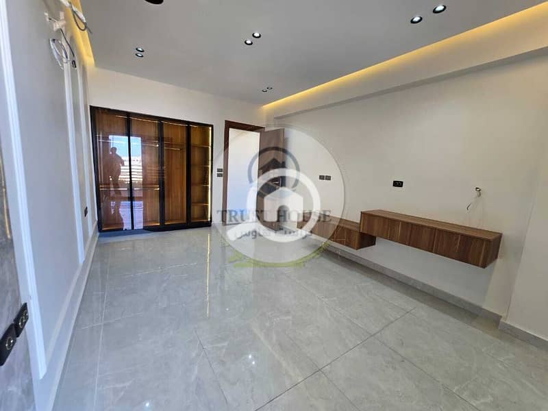 8 WhatsApp Image 2025-11-28 at 19.42. 46 (1). jpeg