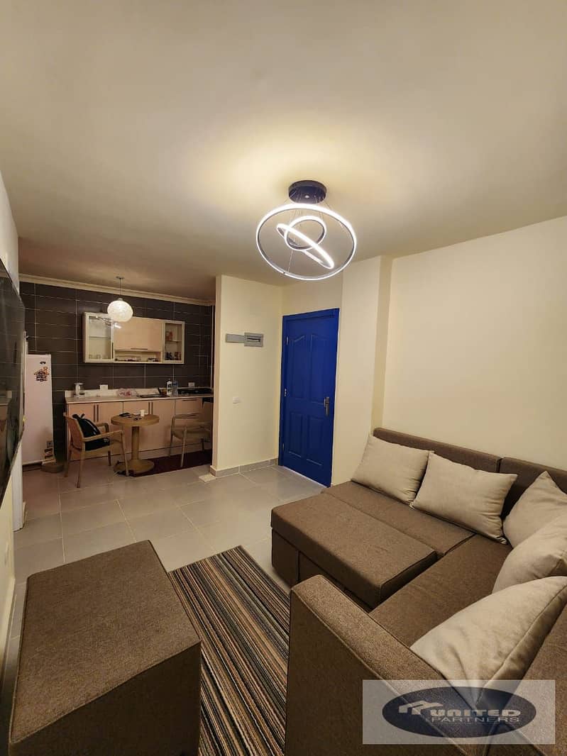 3 c9cbd1e5-d803-42f8-a563-3e8aea75e069. jpg