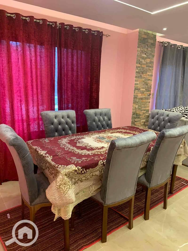 12 8eab7c6c-d05a-45e5-8c88-45bc3150a2de. jpg