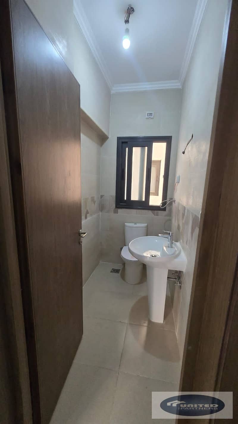 8 c6d472cc-59ec-411f-a91f-bcf28013a663. jpg