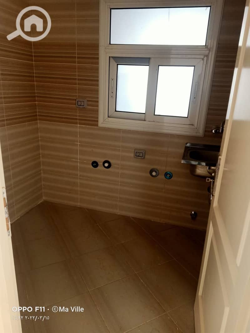 5 243b3c2f-4d4a-4830-b0b7-f875e7f27ca5. jpg