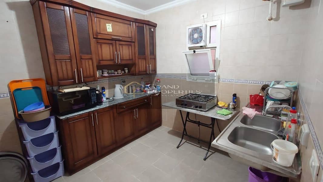 10 c4d491b9-92dc-453c-aa24-038fc6e74028. jpg