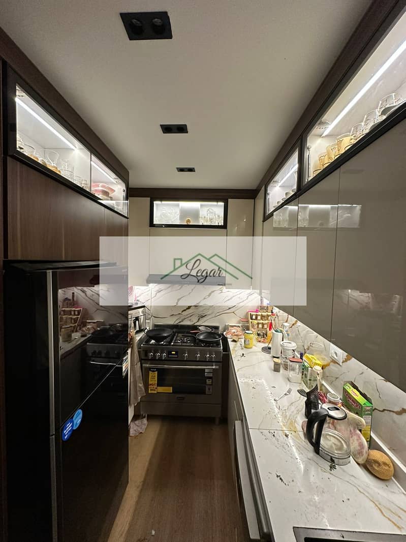 8 d86df34b-2fea-433c-a481-ddb3ce773d92. jpg