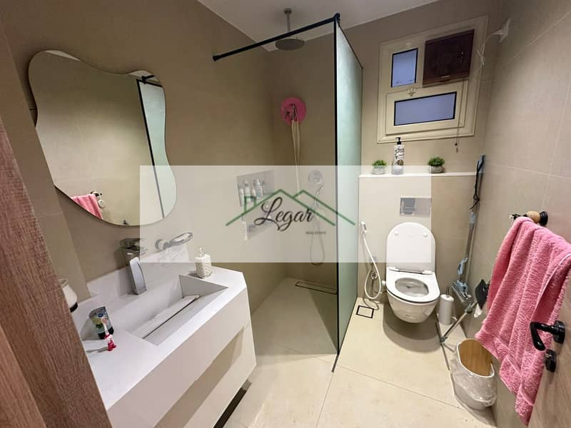 10 2519c5f3-f865-40c3-a06e-f60532b0b854. jpg