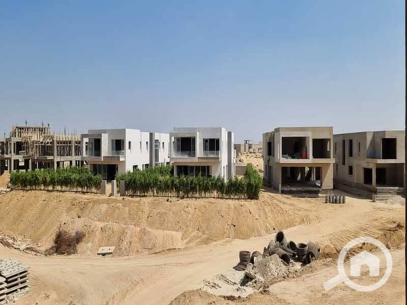 4 4e4cb739-f25e-4b5d-8161-bd802853fc4f. jpg