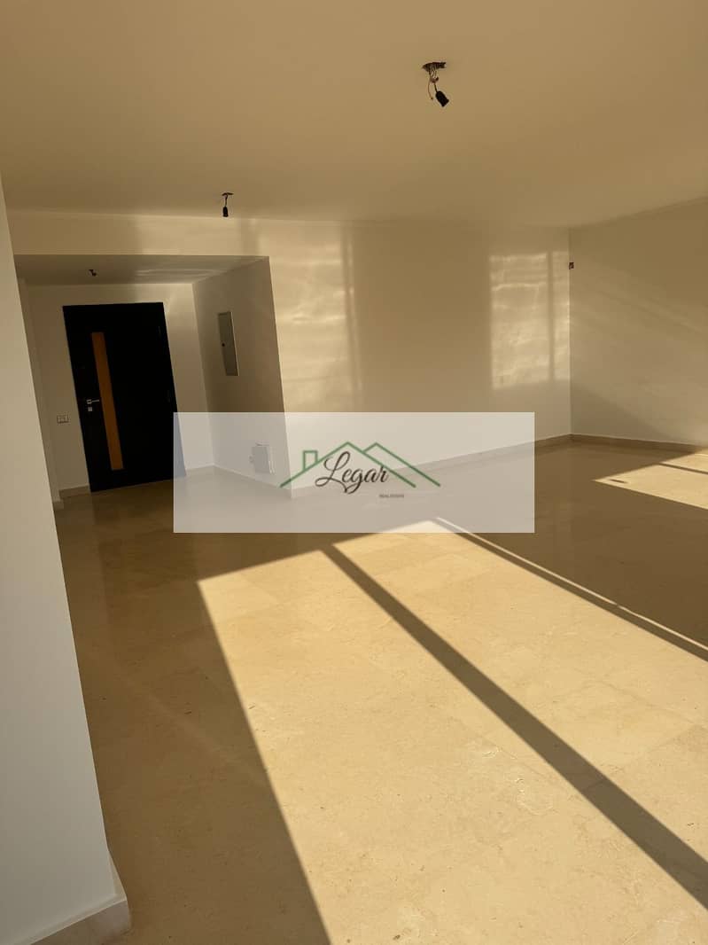 4 5ec4e719-9828-41cd-bafe-9204b28b7e7a. jpg