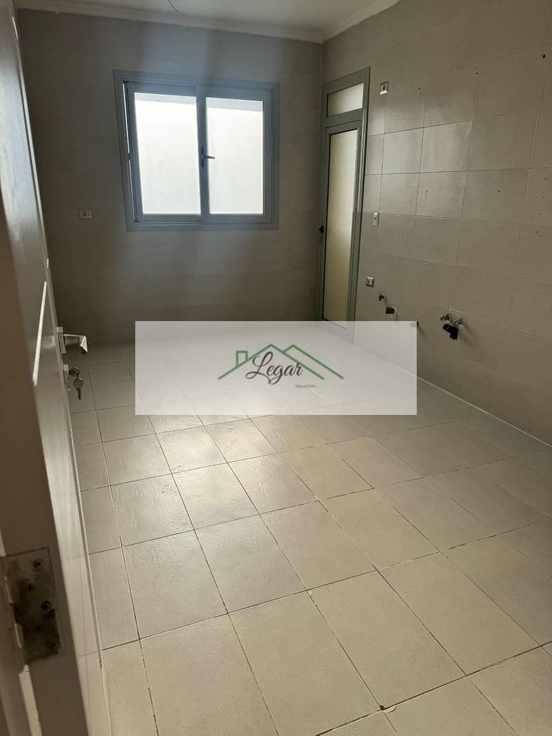 9 12b1d0b6-55bc-4802-a0df-9212f4f139e9. jpg