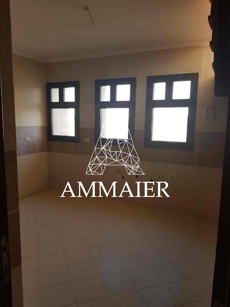 4 f95b2c50-a7d7-404d-b93d-10f633319acc. jpg