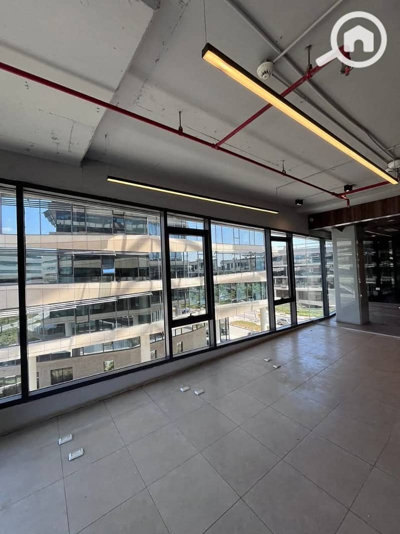 3 FB_IMG_1759410196437. jpg