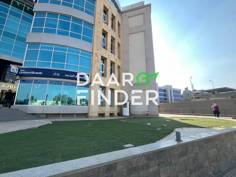 4 93e3d8ab-fdd0-4e94-9974-9b5cc4d51f4a. jpg