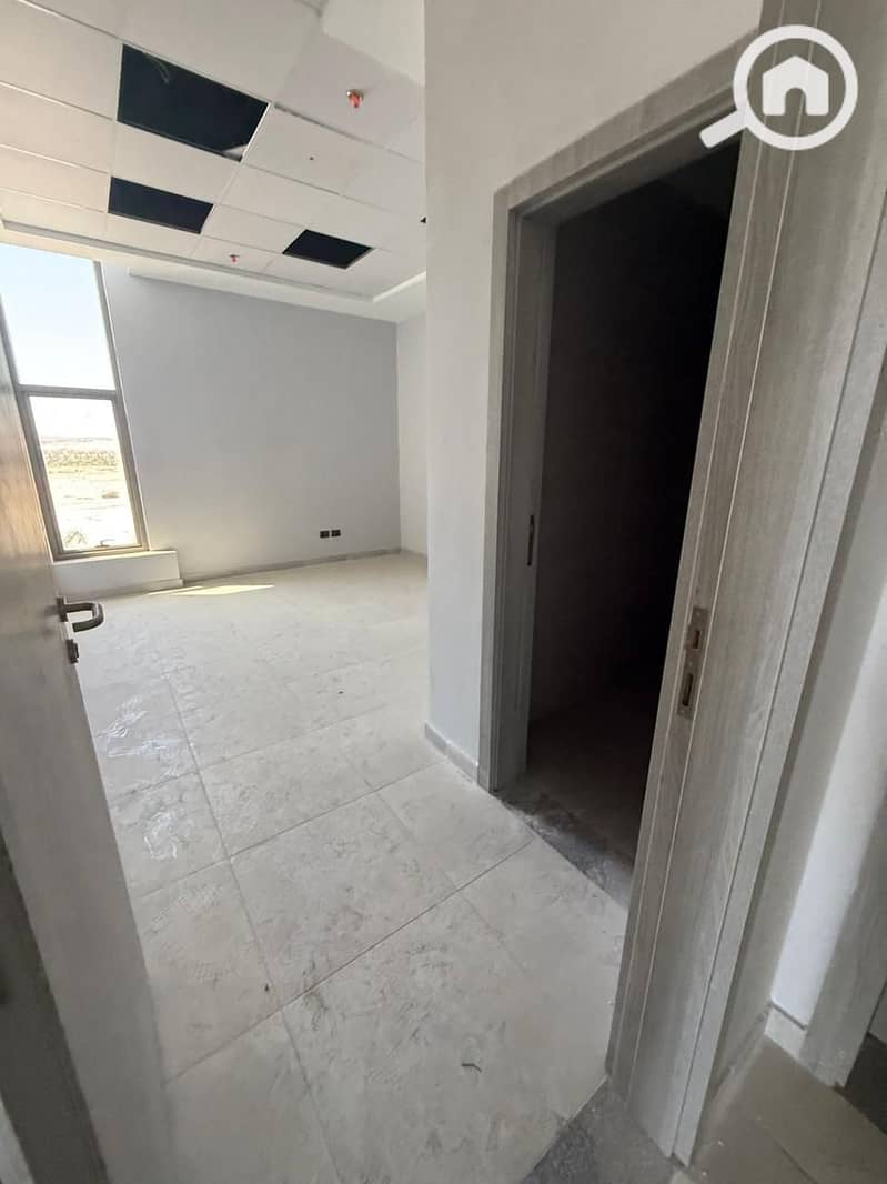 10 e71c1ac2-717a-444c-beeb-df95bda37a5e. jpg