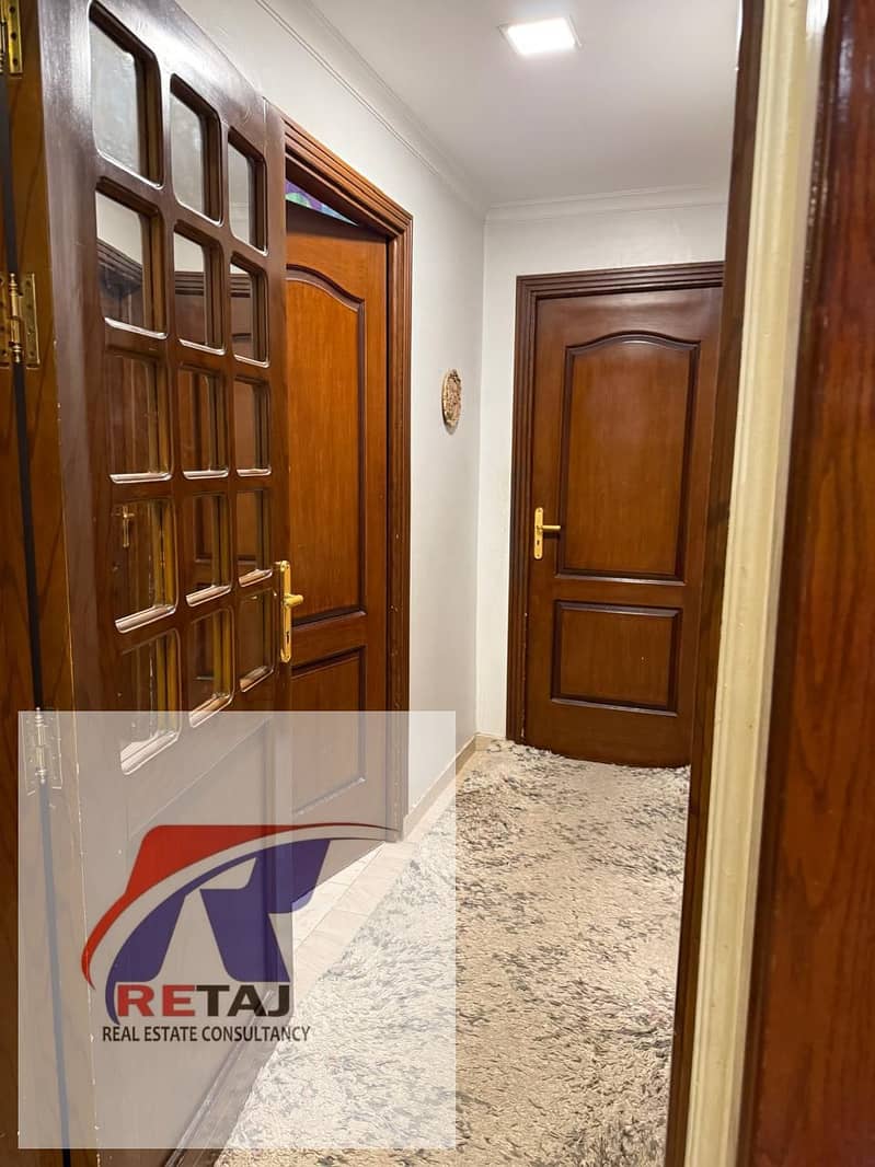 5 9c00d4f5-91c2-4724-985d-1476d6e1e036. jpg