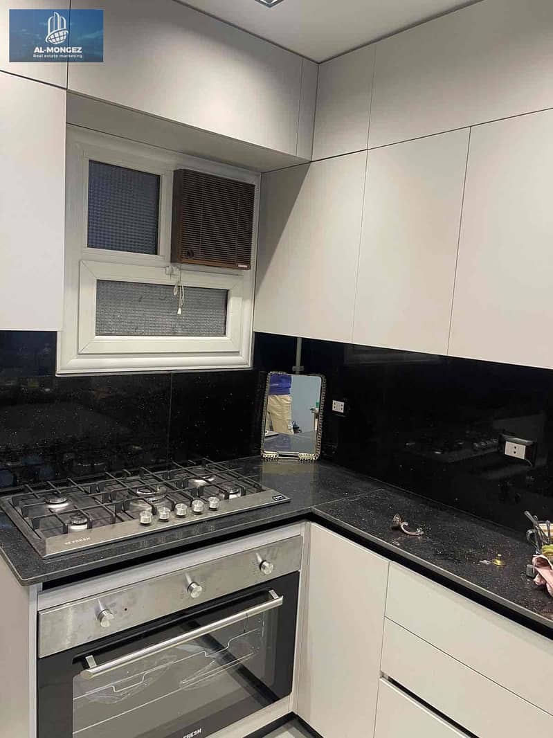 12 cd9dc081-8795-49df-9250-249d1c413464. jpg