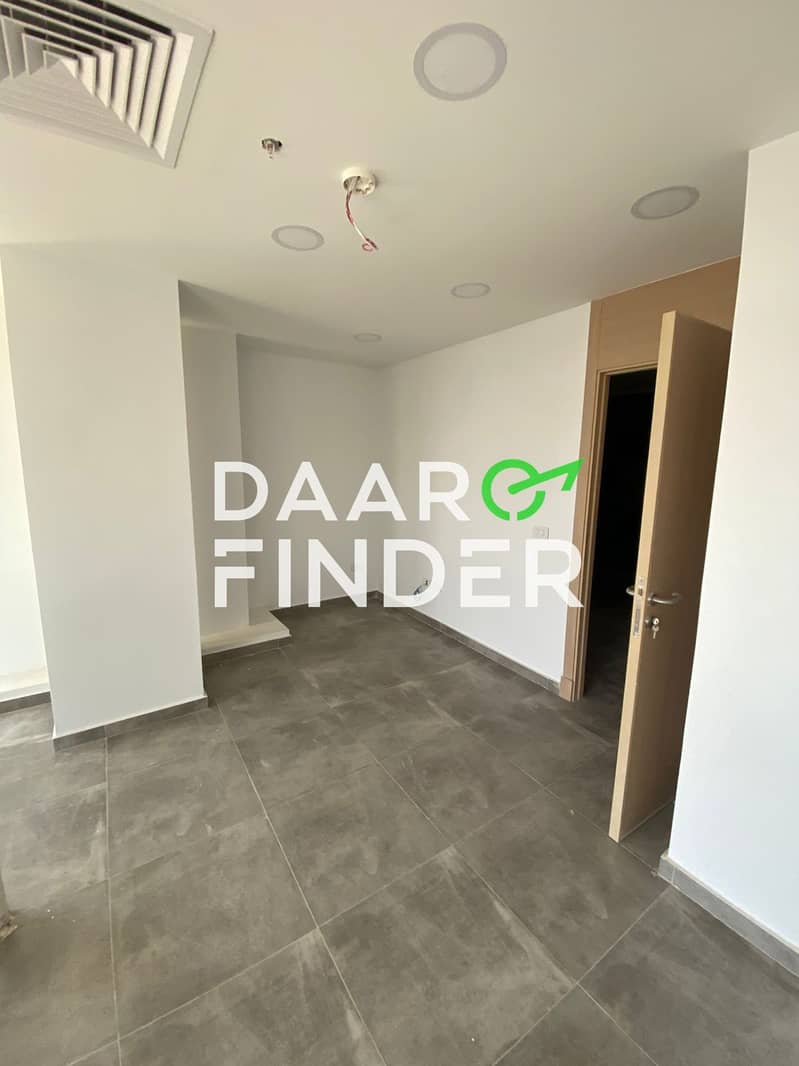 5 47267ef2-e2db-41b6-b8ba-b8b4a9aee43f. jpg