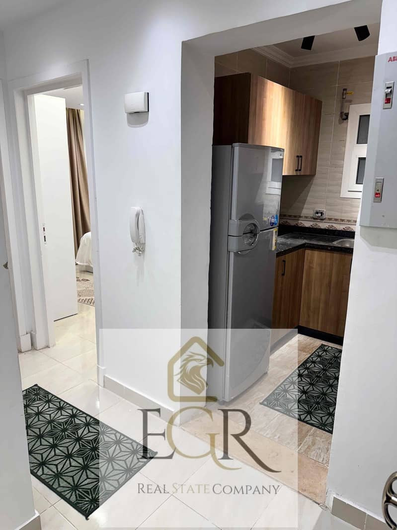 4 e8aa28df-af19-4a10-8772-c63041e26c79. jpg